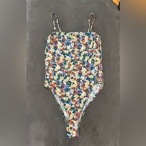 Floral bossy suit. Size S. SHEIN.